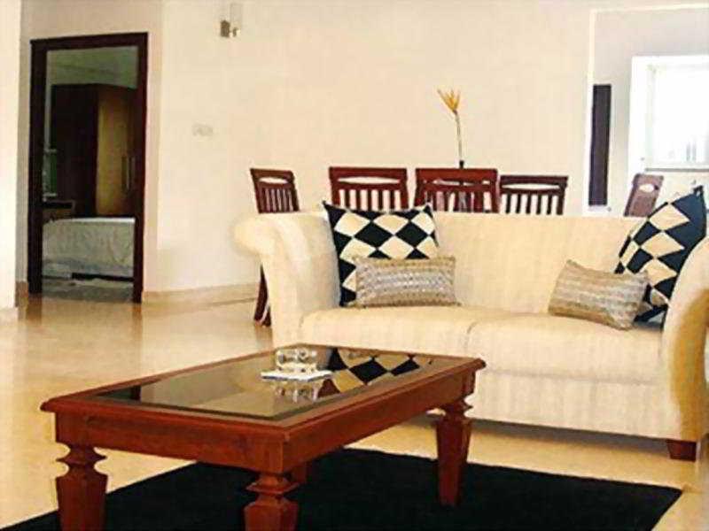 Апарт отель Justa Indiranagar Бангалор Экстерьер фото